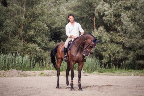 [:hu]James Wingrave storytelling dokumentarista portré portrait lovas fotózás branded content díjugrató documentary horse photography[:]