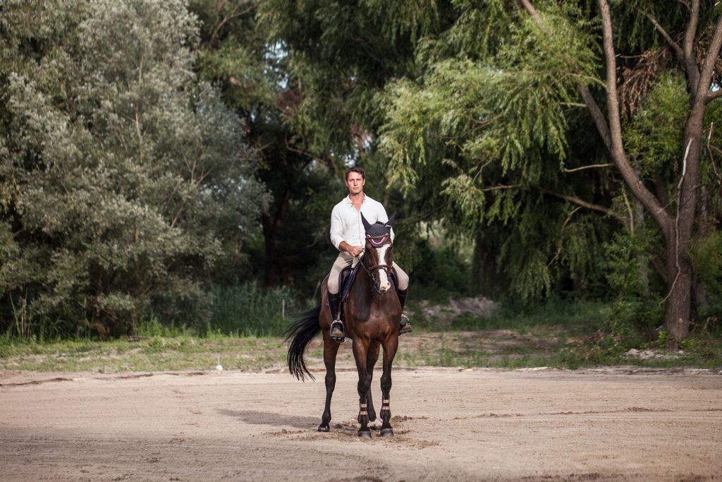 James Wingrave storytelling dokumentarista portré portrait lovas fotózás branded content díjugrató documentary horse photography
