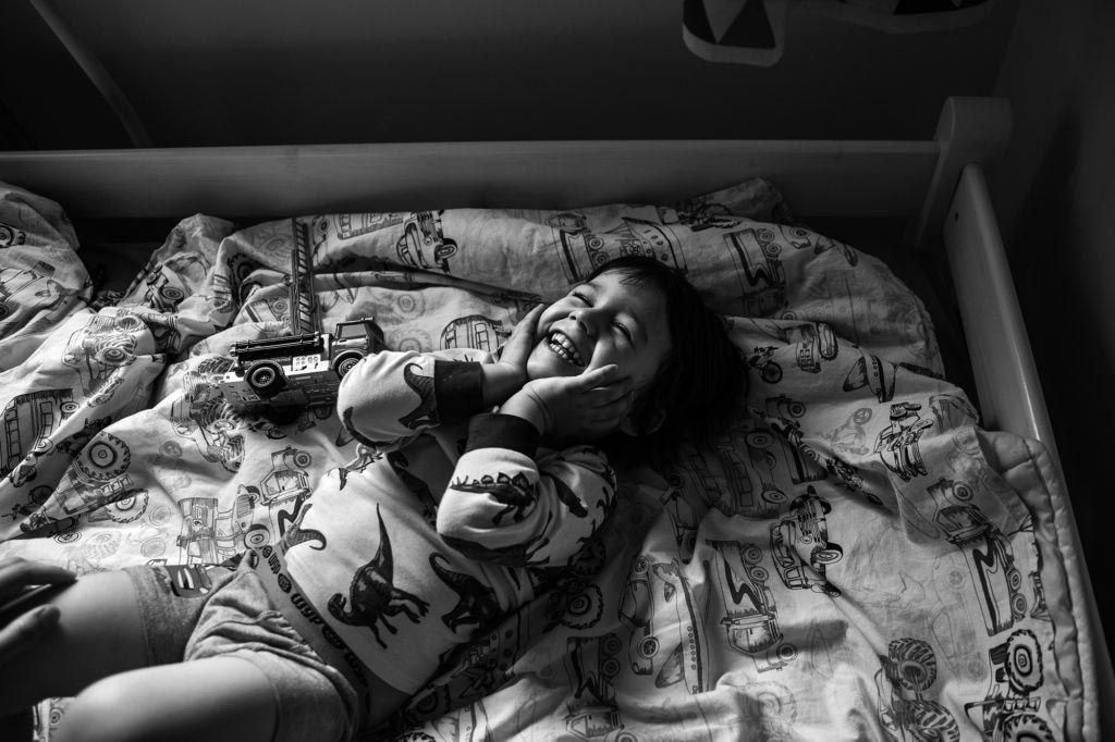 [:hu]child storytelling photography family documentary photojournalism familydocumentary gyerekfotózás gyerekfotós gyerek fotó történetmesélő dokumentarista családfotós családfotózás család fotózás portré[:]